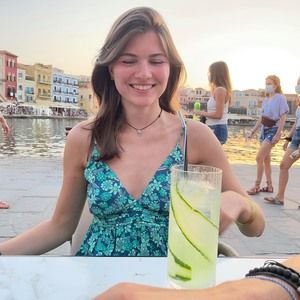 Meet your Posher, Anna